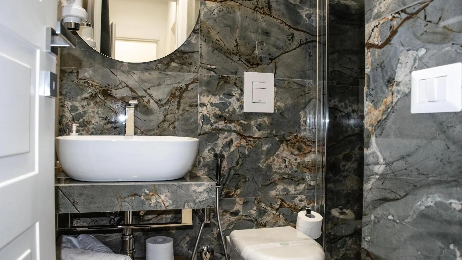 Bed and Breakfast Cuore Urbano Montesanto Νάπολη